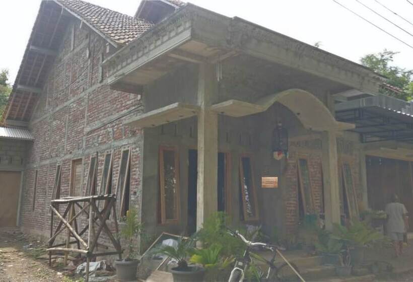 הוסטל Arnymas Homestay Syariah