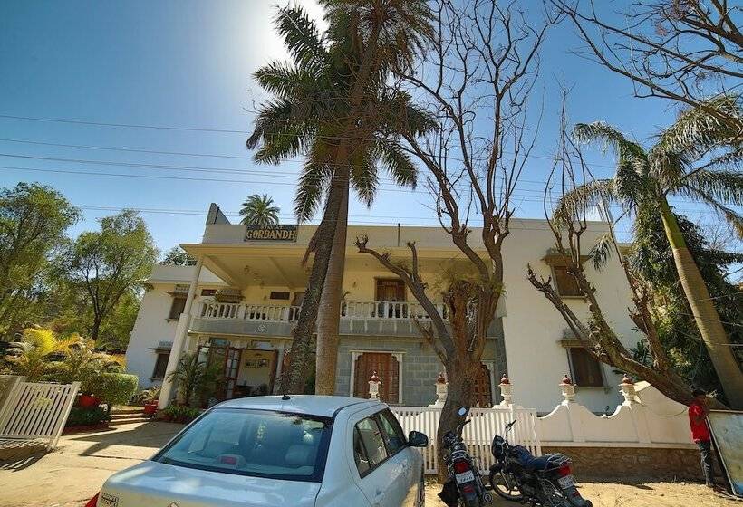 בית מלון כפרי Gorbandh Mount Abu
