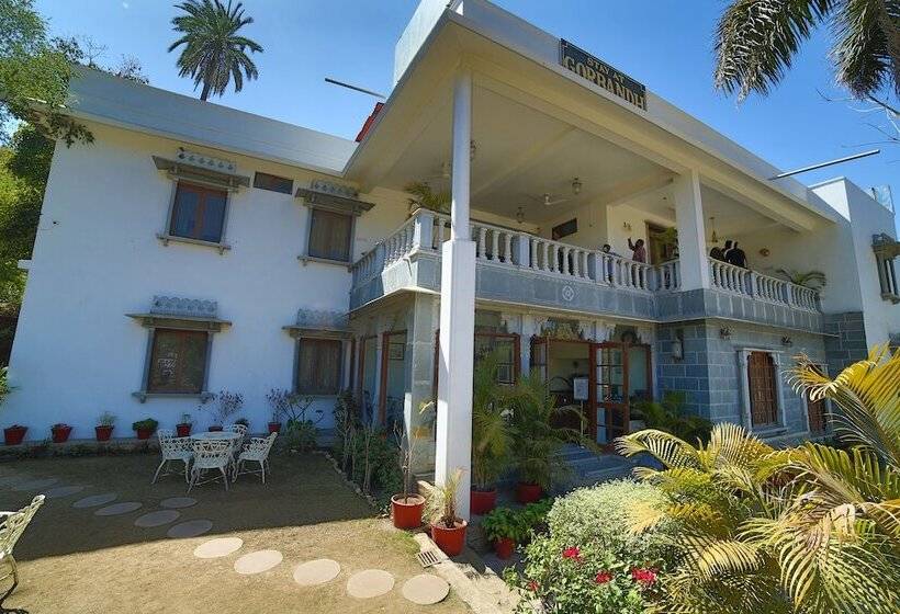 בית מלון כפרי Gorbandh Mount Abu