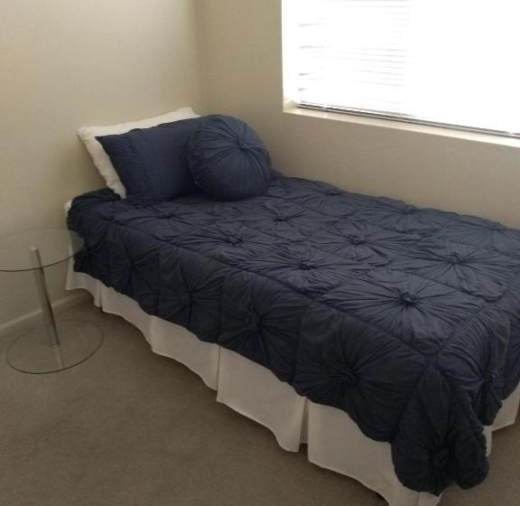 호텔 Kindred Studio Apartments