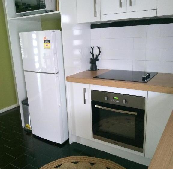 호텔 Kindred Studio Apartments