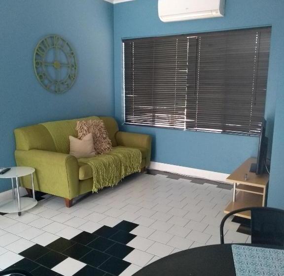 호텔 Kindred Studio Apartments