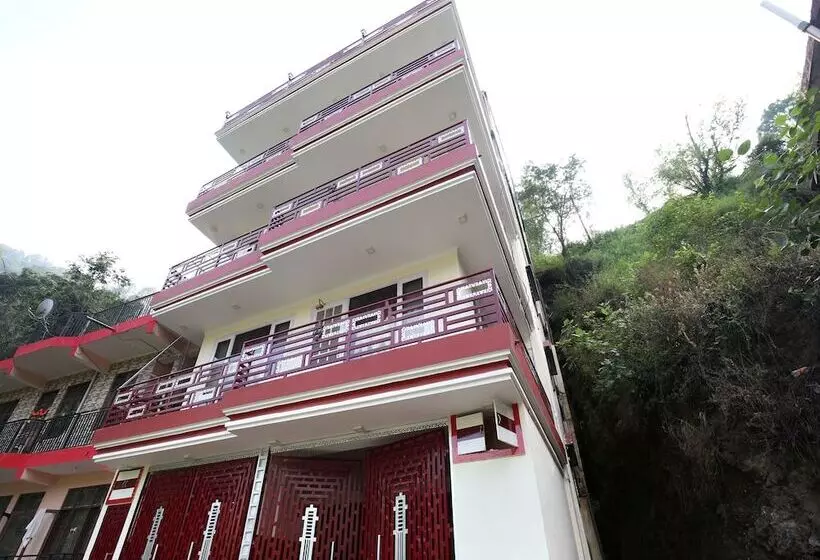 Hotelli Oyo 17174 Home Modern 2bhk Kumarhatti