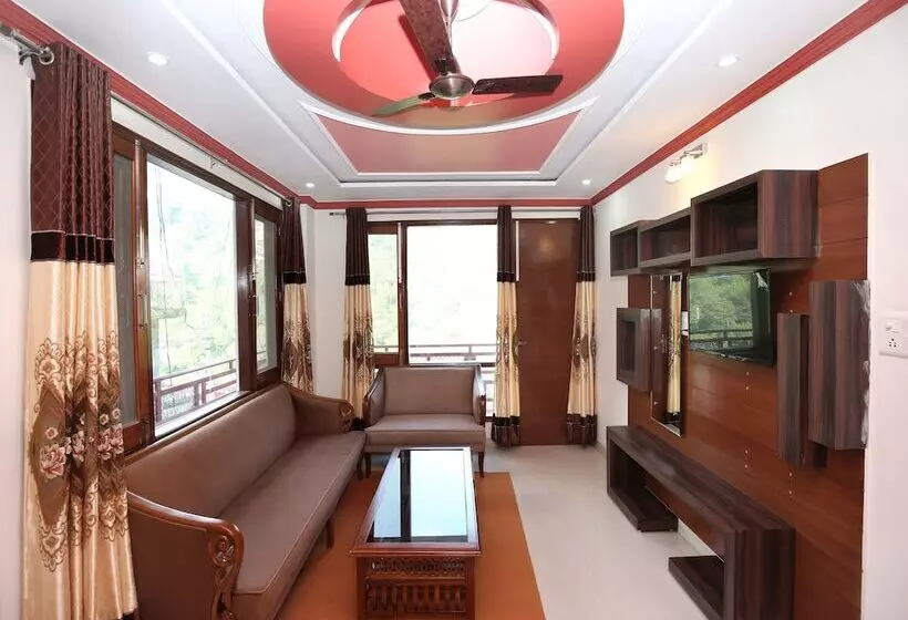 Hotelli Oyo 17174 Home Modern 2bhk Kumarhatti