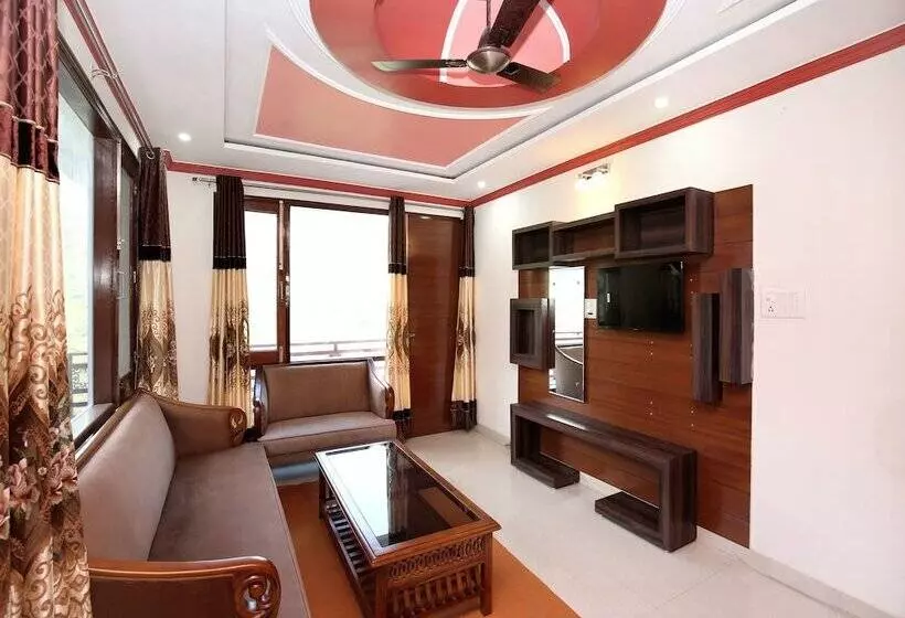 Hotelli Oyo 17174 Home Modern 2bhk Kumarhatti