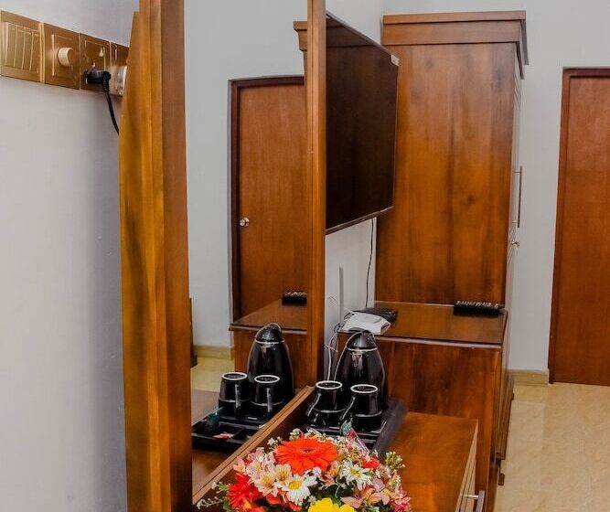 فندق Pearl White Palace