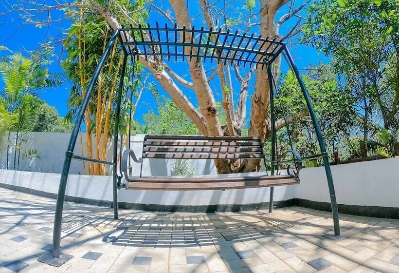 فندق Pearl White Palace