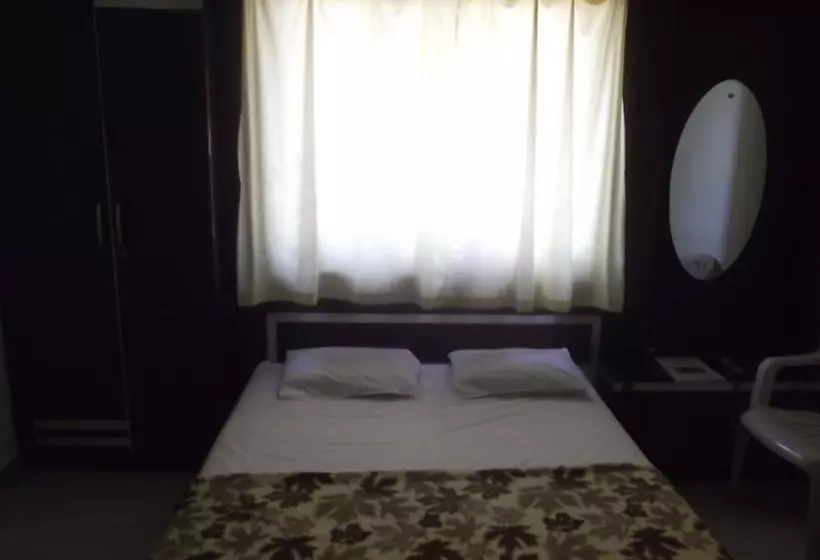 ホテル Rajyog