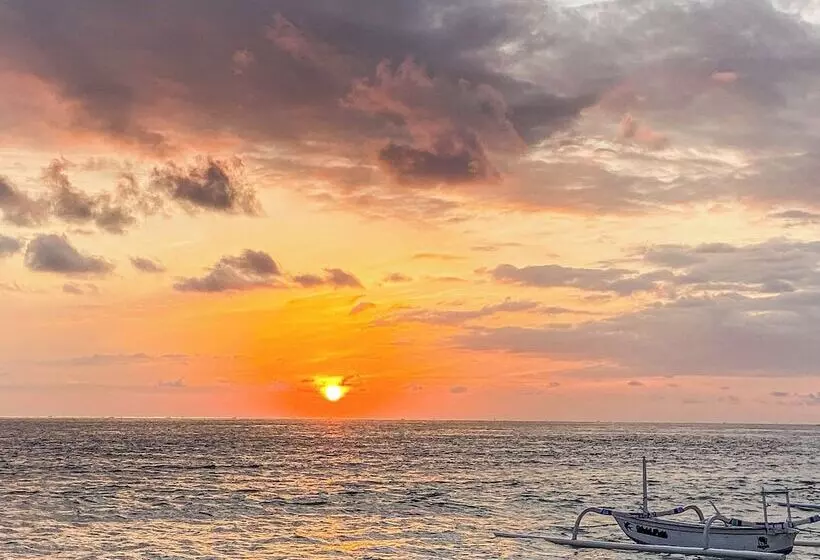 Hotelli Swan Beach Inn