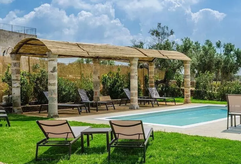 Majatalo Camera Standard In Resort Con Piscina