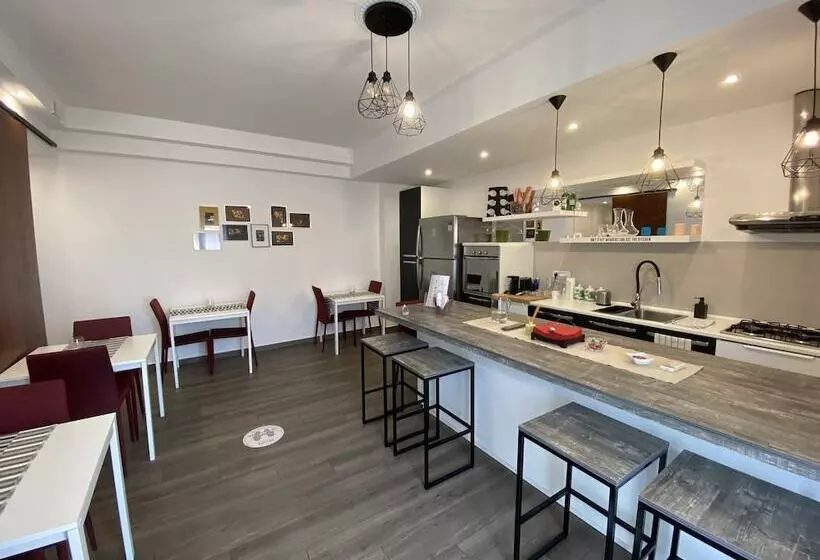 پانسیون Ma&mi Light Rooms