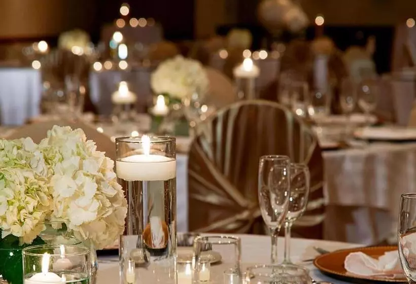 فندق Cleveland Marriott East