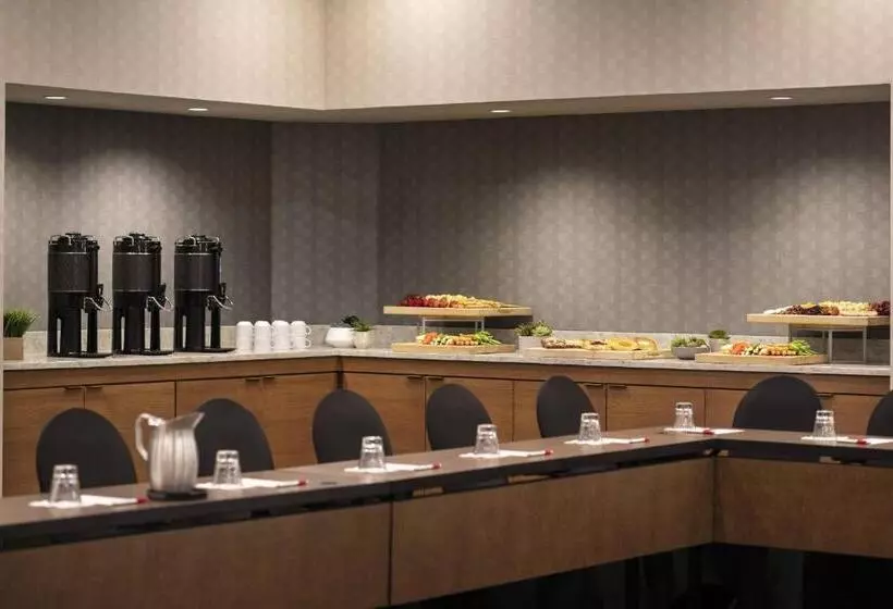 فندق Cleveland Marriott East