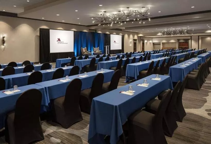 فندق Cleveland Marriott East