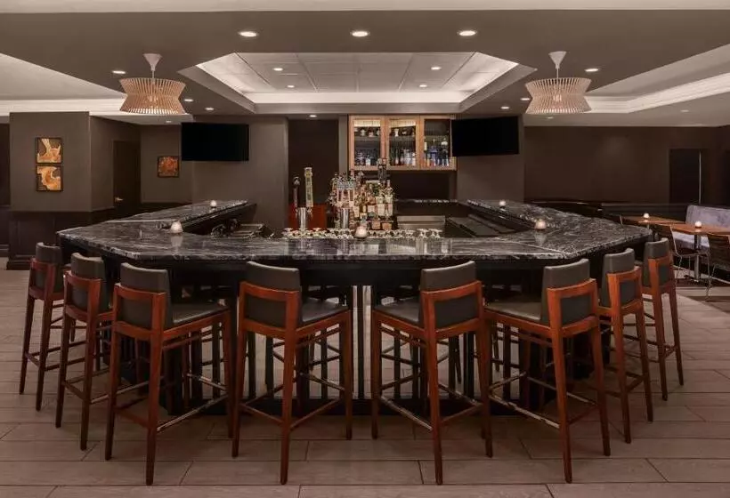 فندق Cleveland Marriott East