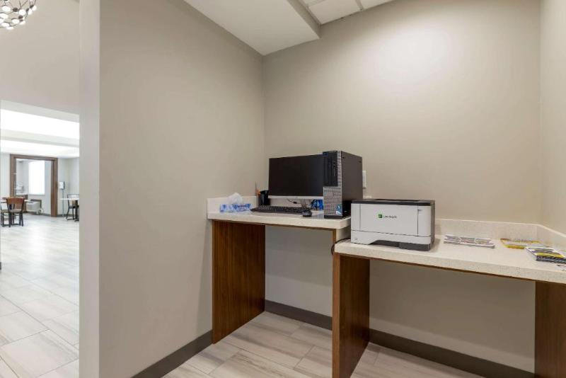 酒店 Comfort Inn & Suites