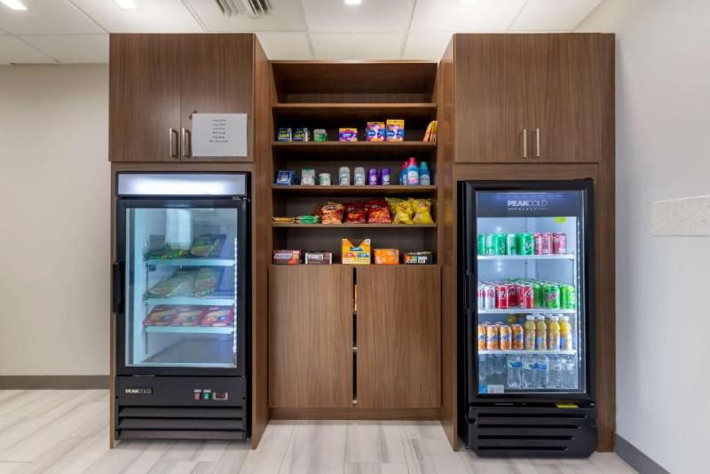 酒店 Comfort Inn & Suites