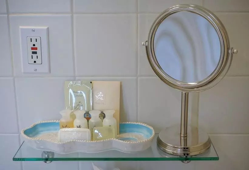 בית מלון כפרי Harbor House Inn