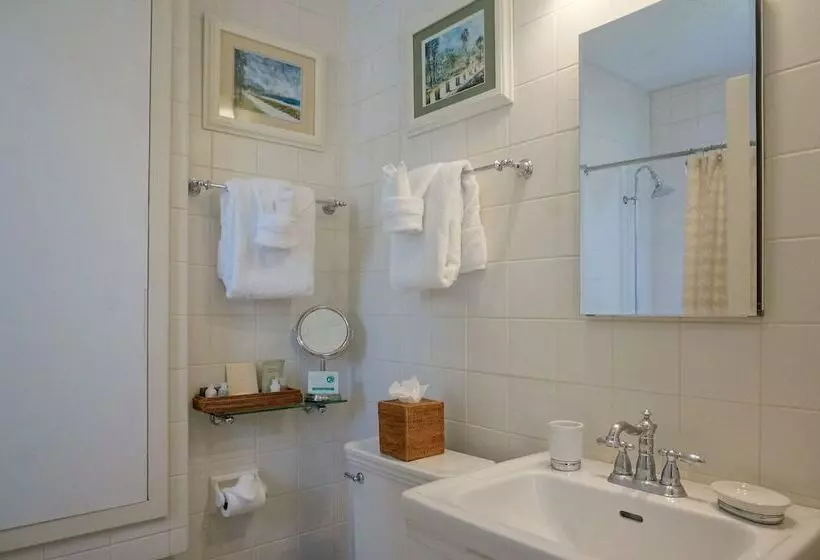 בית מלון כפרי Harbor House Inn