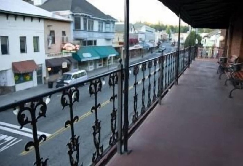 فندق Historic Cary House