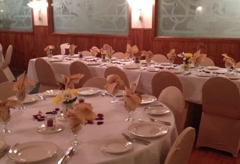 فندق Historic Cary House