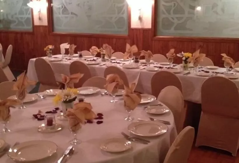 ホテル Historic Cary House