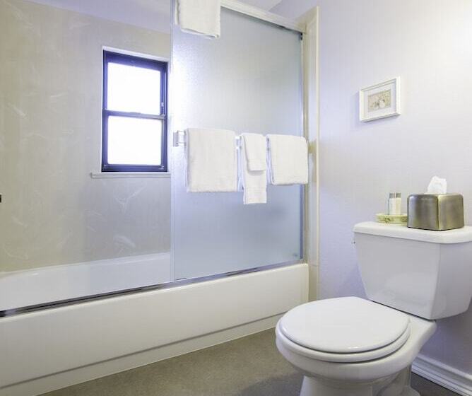 فندق Historic Cary House