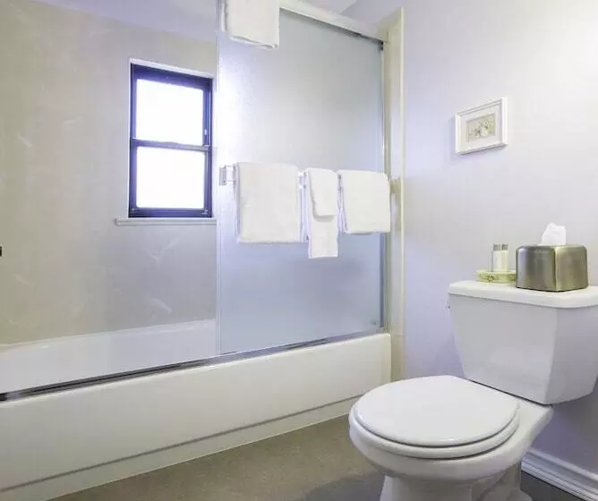 ホテル Historic Cary House