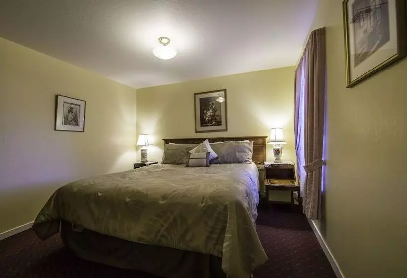 ホテル Historic Cary House