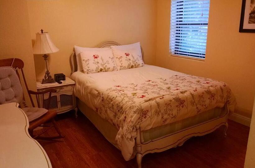 فندق Historic Cary House