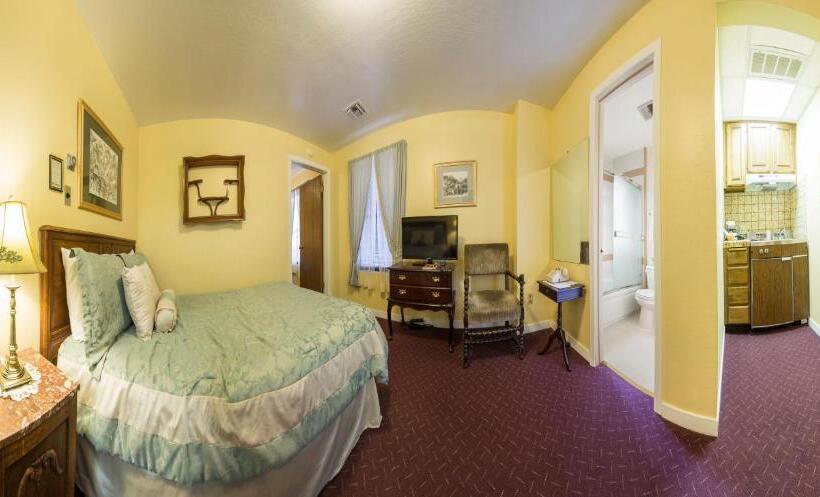 فندق Historic Cary House