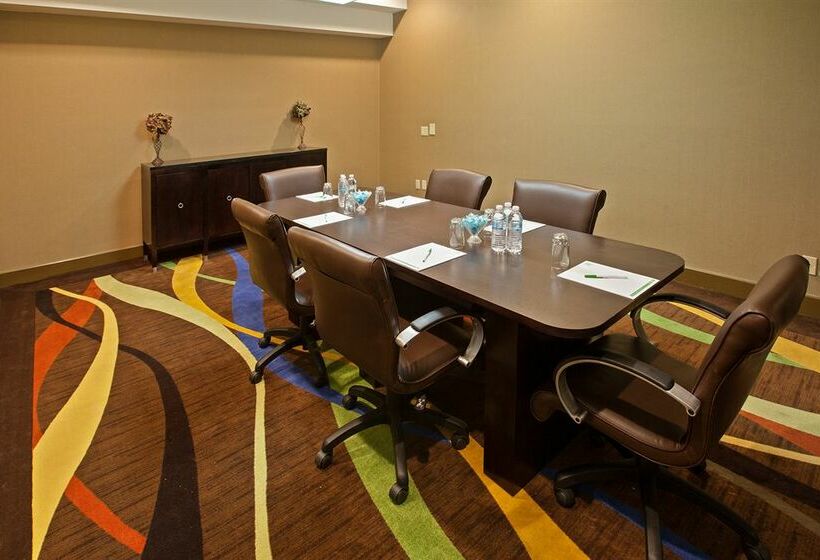 فندق Holiday Inn Evansville Airport