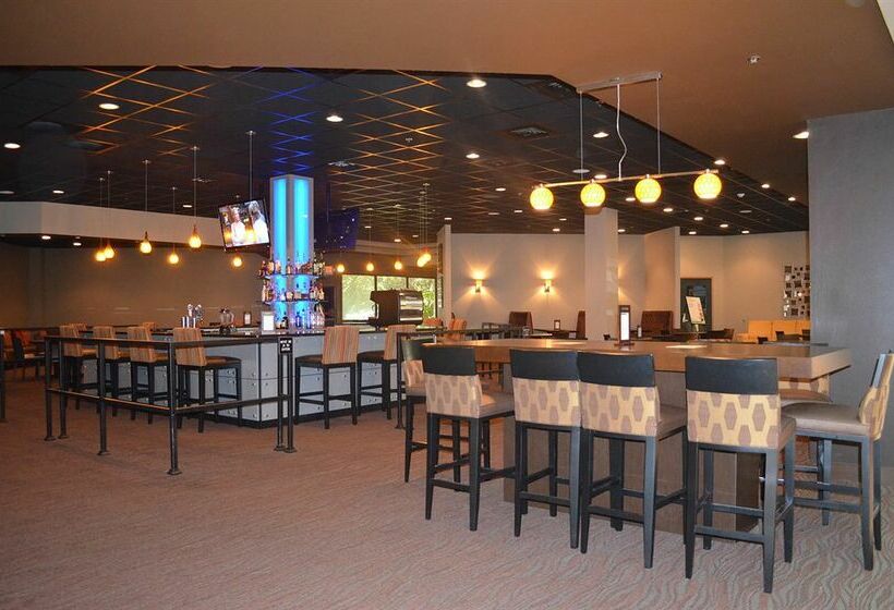 فندق Holiday Inn Evansville Airport