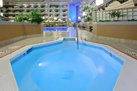 ホテル Holiday Inn Evansville Airport