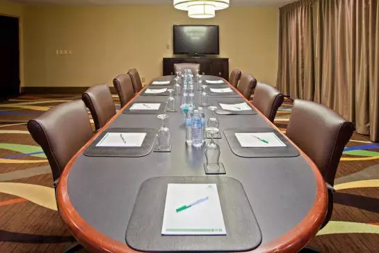 ホテル Holiday Inn Evansville Airport