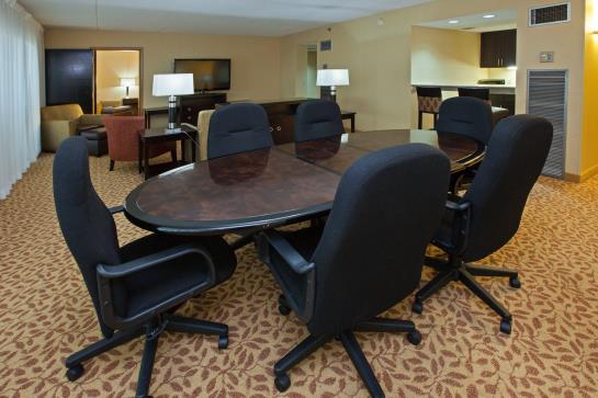 فندق Holiday Inn Evansville Airport