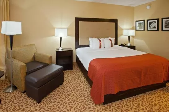 ホテル Holiday Inn Evansville Airport