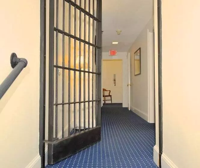 בית מלון כפרי Jailhouse Inn