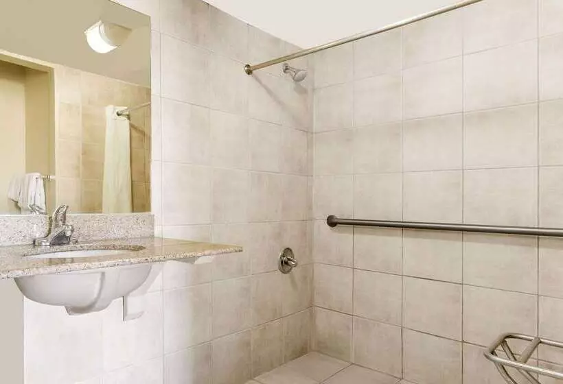 Отель Knights Inn Antioch