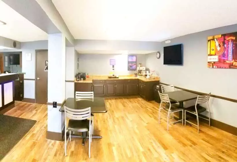 Отель Knights Inn Antioch