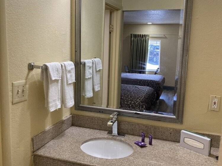 فندق Knights Inn Antioch