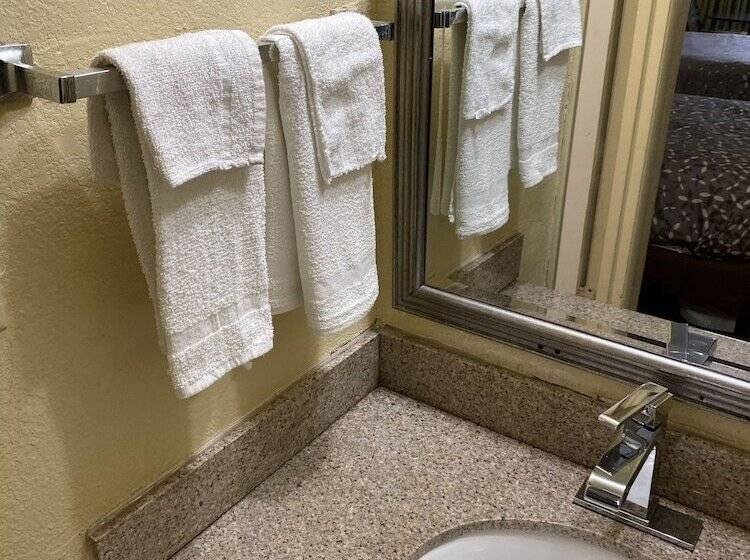 فندق Knights Inn Antioch