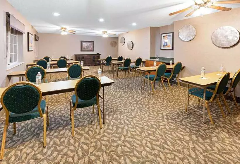 هتل La Quinta Inn By Wyndham Missoula