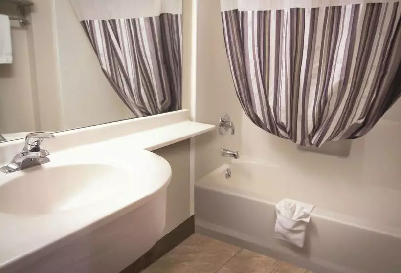 هتل La Quinta Inn By Wyndham Missoula