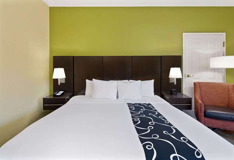 Отель La Quinta By Wyndham Atlanta South   Newnan