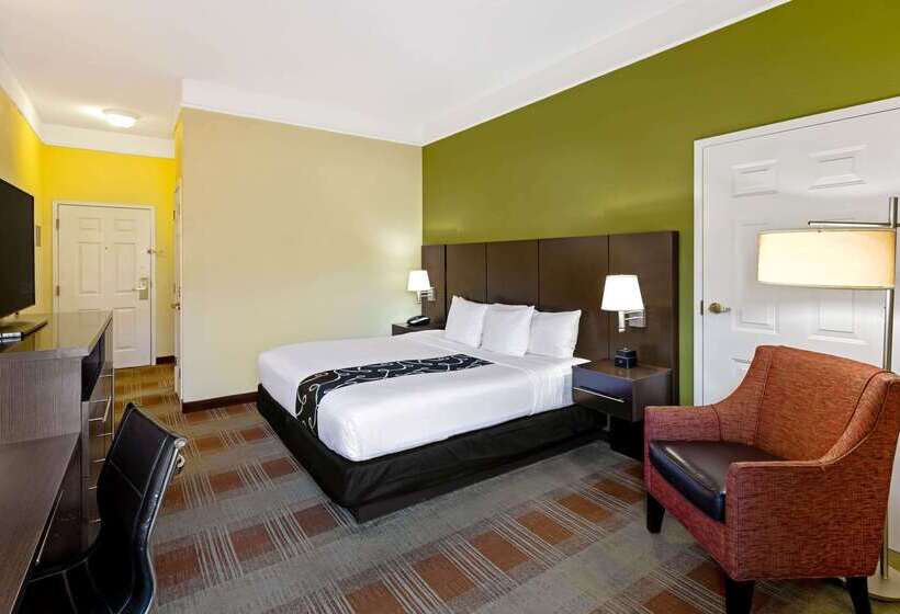 Отель La Quinta By Wyndham Atlanta South   Newnan