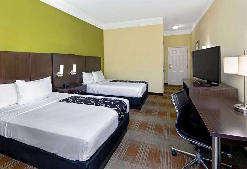 Отель La Quinta By Wyndham Atlanta South   Newnan