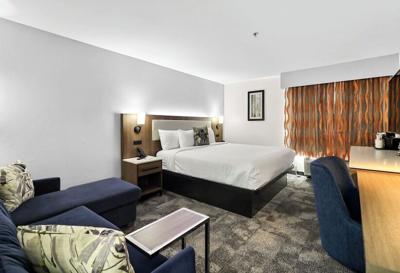 Отель La Quinta By Wyndham Atlanta South   Newnan