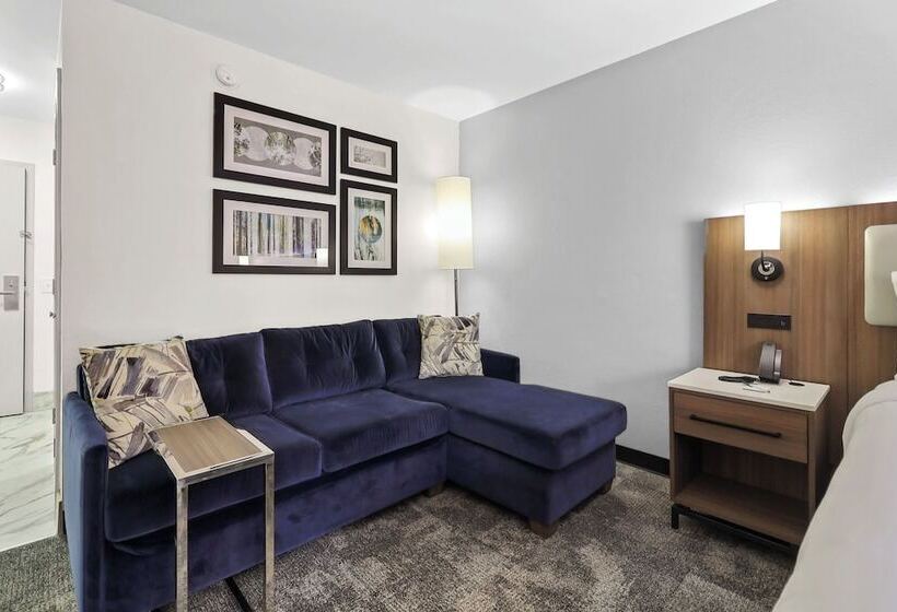 Отель La Quinta By Wyndham Atlanta South   Newnan