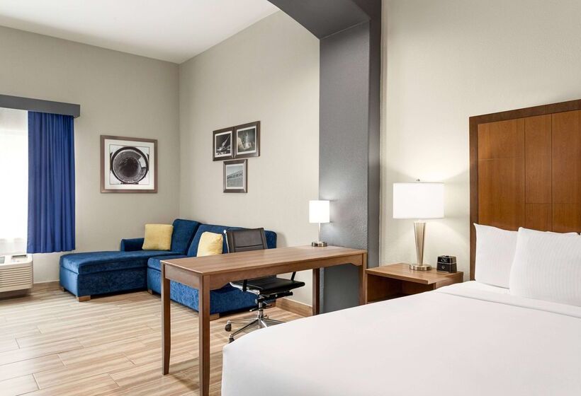 هتل La Quinta By Wyndham Brownsville North